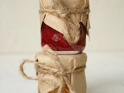 Pots du coffret Le Verger, fermés au papier kraft