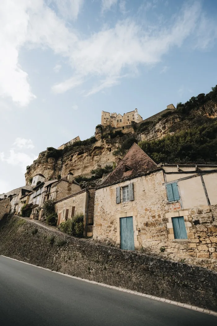 Village de pierre perché de Pujols