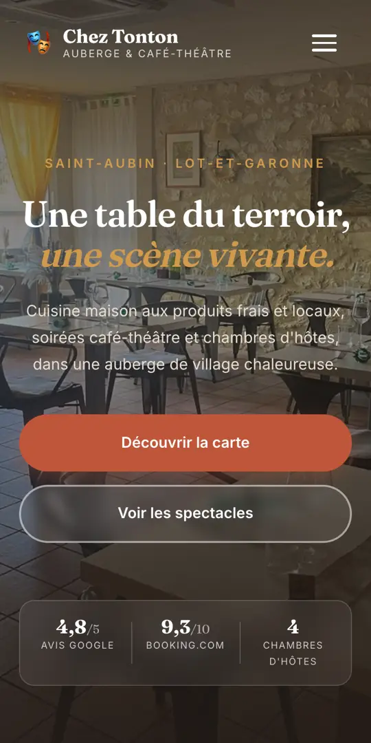 Le site de l'Auberge Chez Tonton affiché sur un téléphone